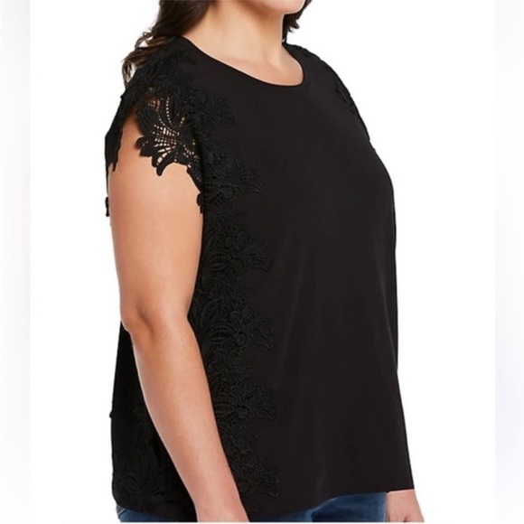Ella Black Side Lace Crewneck Top - Picture 2 of 11